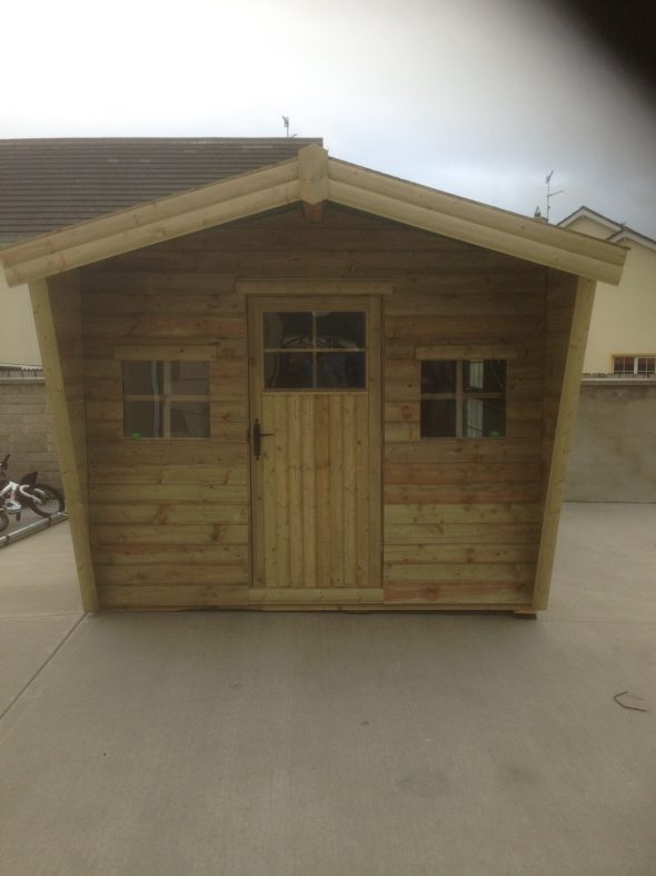 Shed with overhang