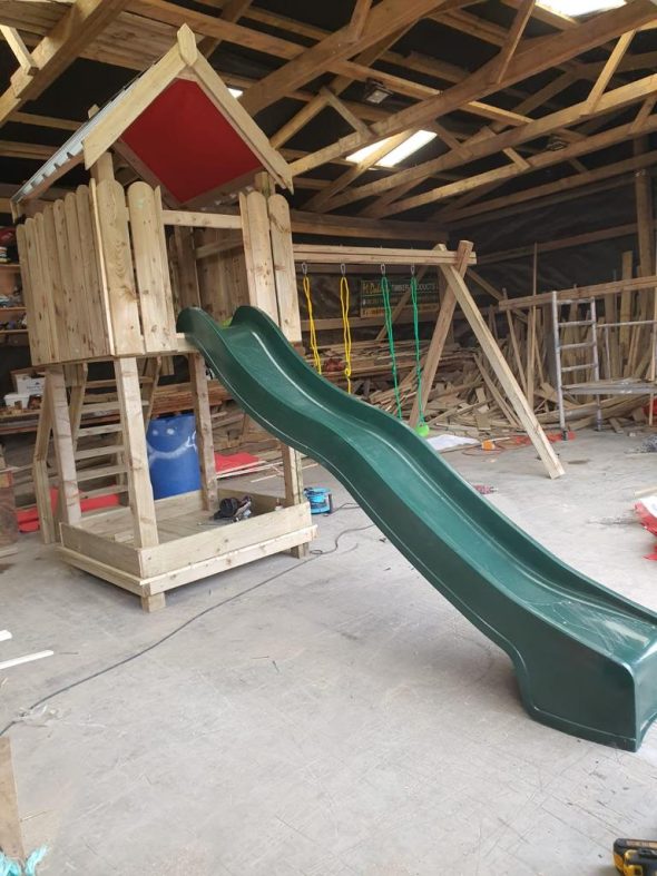 Play centre with swing slide & cover